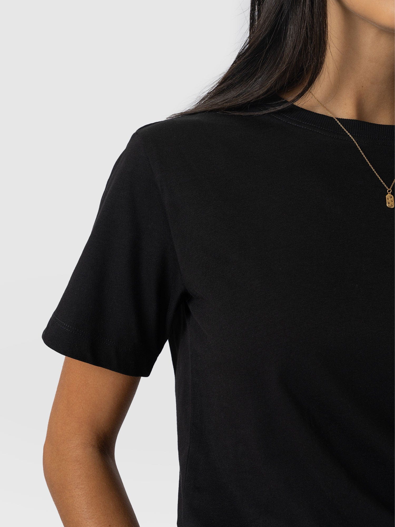 Finsbury Crew Neck Tee - Black - Women's T-shirts | Saint + Sofia® USA
